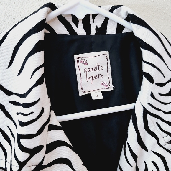 Nanette Lepore Animal Print Trench Coat Size 8 - Picture 6 of 11